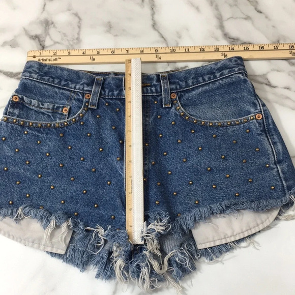 Levis 550 Vintage Cut Off Jeans‎ Furst of a Kind Shorts Womens 31x30 Studded - Picture 7 of 12